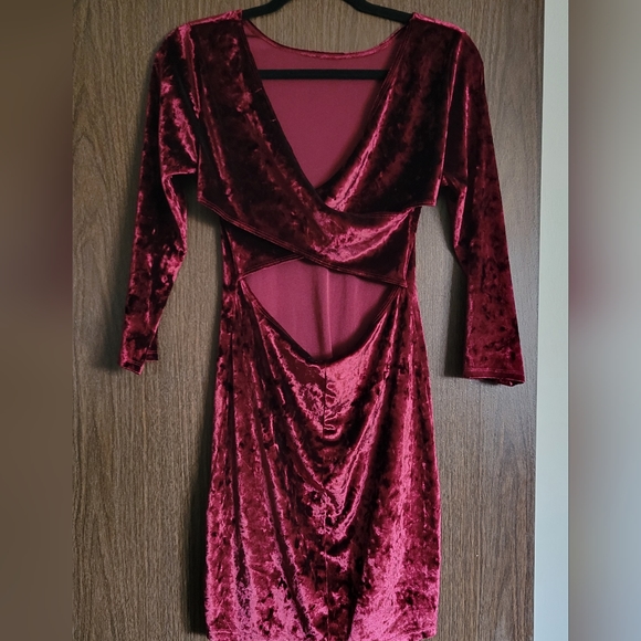 Red Velvet Long Sleeve Open Back Mini Dress - Picture 3 of 4